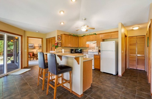 Royal Hawaiian Estates House | Secluded, Quiet Escape Close to National Park on 3 acres