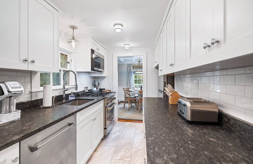 East Harwich House | Secluded Quiet Family-Friendly Cape Oasis