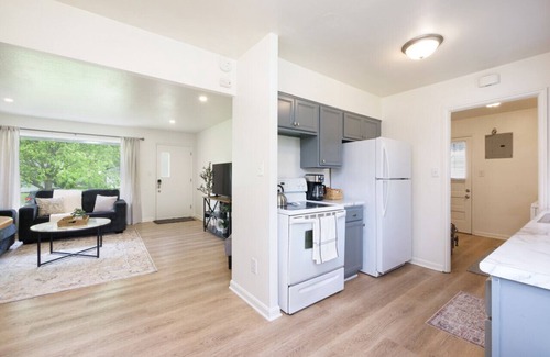 Parma Heights House | Secluded & Renovated Home With Backyard & Hot Tub!