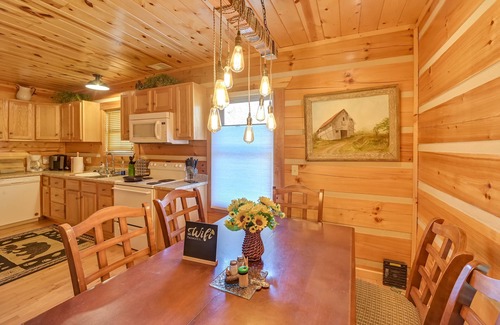 Beattyville Cabin | Secluded Retreat: BBQ, Lawn Games, & Fire Pit!