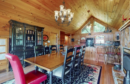 Morganton House | Secluded retreat with nearby waterfalls and hiking trails