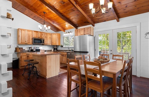 Grayling House | Secluded River Retreat, Fishing, horse riding, park and ride to ORV trails.