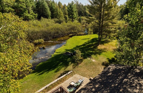 Grayling House | Secluded River Retreat, Fishing, horse riding, park and ride to ORV trails.