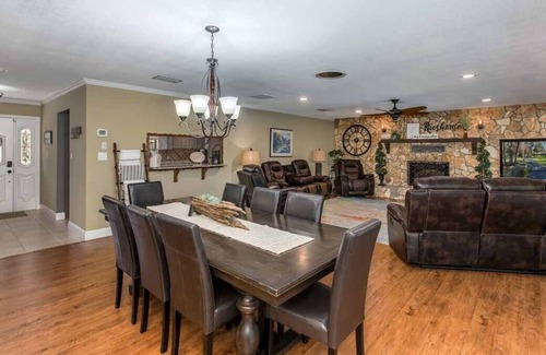 Crystal River House | Secluded riverfront w/heated pool - Sleeps 15 - Dog friendly!