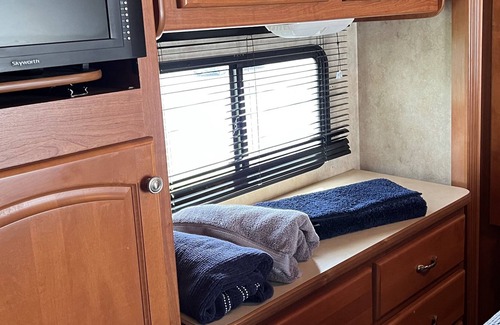Summit House | Secluded RV w/Heating +Private Bathroom