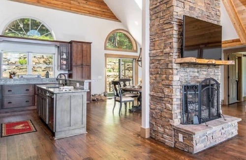 Leicester House | Secluded, scenic and upscale cabin close to Asheville