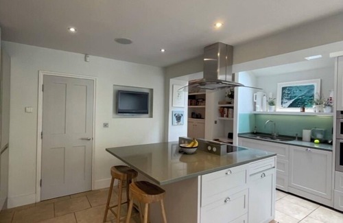 Wandsworth House | Secluded & Serene 3BD Family Home - Wandsworth!