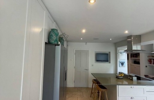 Wandsworth House | Secluded & Serene 3BD Family Home - Wandsworth!
