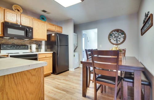 Sevierville Condo | Secluded Sevierville Condo w/Hot Tub + Mtn Views!