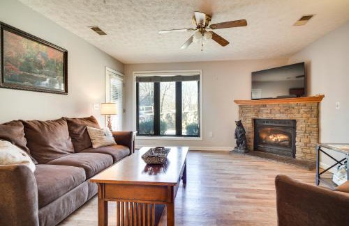 Sevierville Apartment | Secluded Sevierville Condo with Hot Tub and Mtn Views!