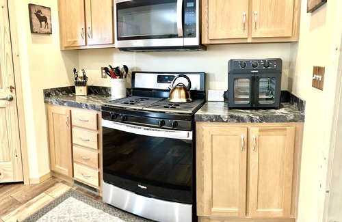 Florissant House | Secluded Spacious Mountain Cabin w/Hot Tub, A/C, Big Kitchen on 4 Wooded Acres
