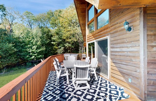 Accident House | Secluded & spacious retreat with private hot tub, carriage house & game room