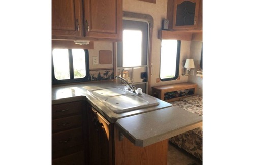 Keene House | Secluded, Spacious RV on Scenic Mt top w/Sunsets