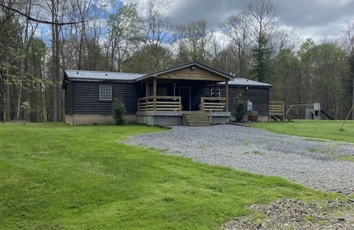 Leeper Cabin | Secluded three bedroom cabin in the Woods