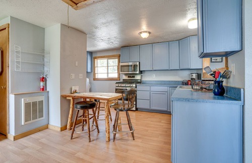 Tonasket Apartment | Secluded Washington Cabin Near Hikes & Lakes!