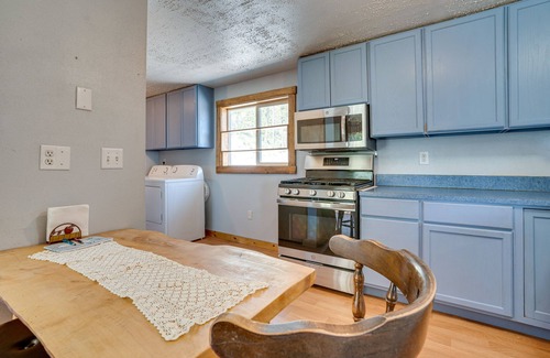 Tonasket Apartment | Secluded Washington Cabin Near Hikes & Lakes!