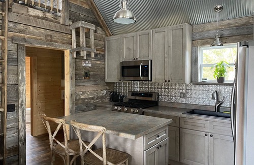 Jackson Cabin | Secluded with best views in E. KY. Can see 3 states.You won’t be disappointed!