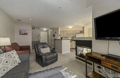 Manistee Condo | Second Floor Lakeview Condo