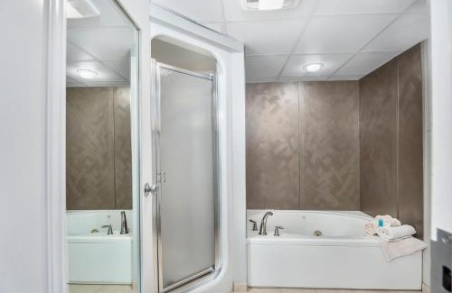 North East House | Second Floor Master Suite Bay View
