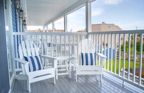 Hampton Hotel | Second floor ocean views w/kitchenette private deck!