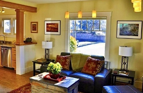 Historic Railroad District House | Second Spring Property - 3 bedroom 2 bath luxury home in the heart of Ashland