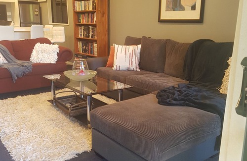 Moetapu Bay Apartment | Secret Bay Home. Perfect location. Walk to Beach