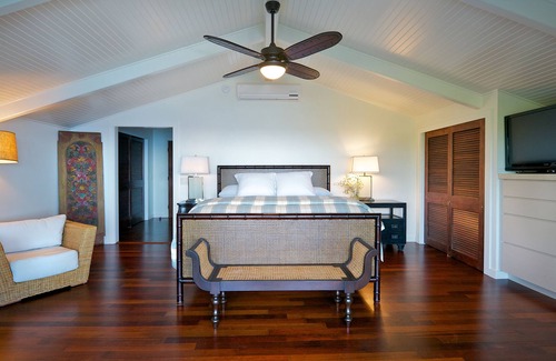Kilauea House | Secret Beach Estate: Private beach access, pool, tennis, spa chefs kitchen, A/C
