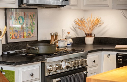 Newburyport Apartment | Secret Garden