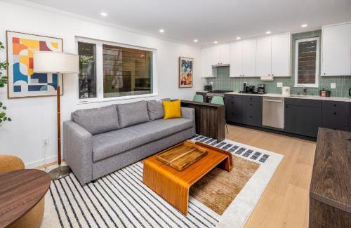 Wallingford Apartment | Secret Hideaway - New Custom Built Home
