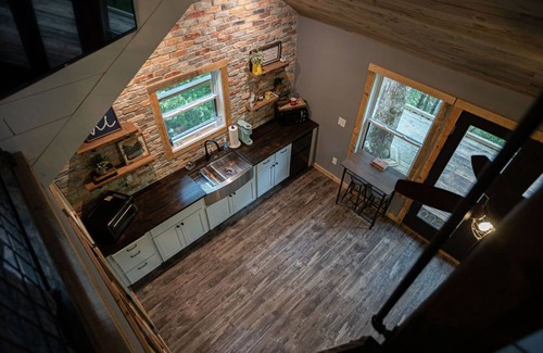 Dahlonega Cabin | Secret Stash: Secluded Treehouse Overlooking Creek