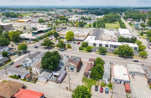 Jeffersonville Apartment | Secretariat Triple Crown Suite