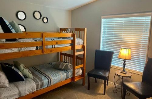 Oak Creek House | Sedona Red Rock Garden of Paradise Pets friendly and Hot tub