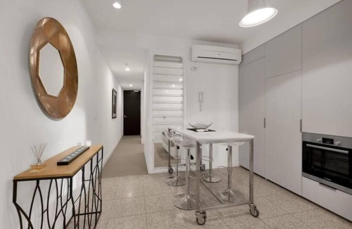 South Yarra Apartment | See! Claremont Convenience
