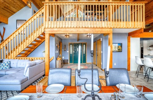 Pagosa Highlands House | See Fall's Changing Colors! Monte Vista Retreat: Hot Tub Pet-Friendly, Fenced Yard, Stunning Views!