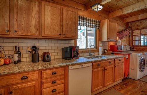 San Juan River Village Cabin | See Fall's Changing Colors! WilderRest: Cozy Mountain Home with Hot Tub, Game Room, Beautiful Views!