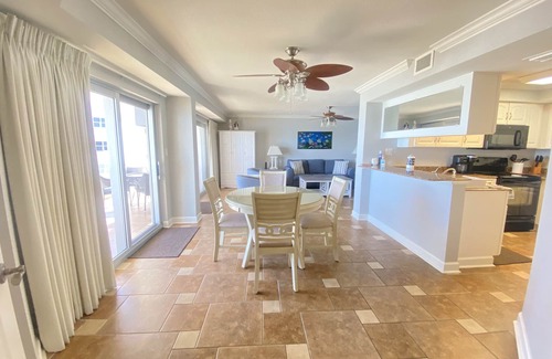 Pensacola Beach Condo | See our reviews! Beach front! Beach chairs & umbrella included March-Oct 31st