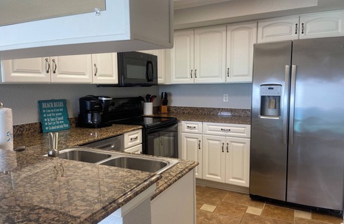 Pensacola Beach Condo | See our reviews! Beach front! Beach chairs & umbrella included March-Oct 31st