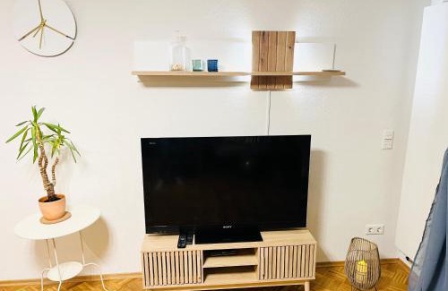 Lochbrucke Apartment | SEEMOMENTE Spieleland, Messe, Friedrichshafen 3 Zi mit Balkon, Parkplatz