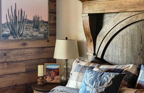 Orderville House | Sego Lily-Amazing Views, Hot Tub, Fire Pit, Stargazing