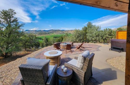 Orderville House | Sego Lily-Amazing Views, Hot Tub, Fire Pit, Stargazing