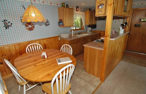 Cable House | Seidls 3 bedroom, 2 bath ranch style home on Mumm’s Bay