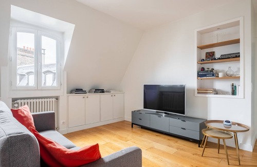 Chaillot Apartment | Seine Skies, by Veeve