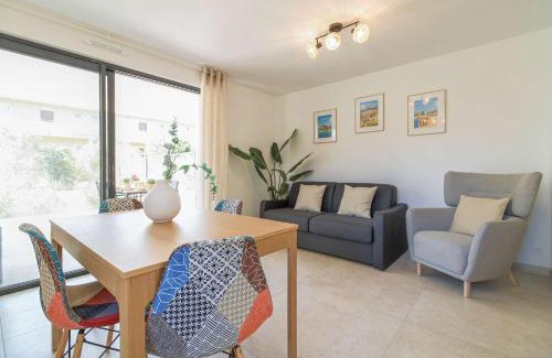 La Faviere Apartment | SELECT'soHOME - Superbe appartement pour 4 personnes à deux pas de la plage et des commerces de la Favière ! - ILOA-B01