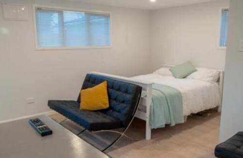 Taradale Apartment | Self contained studio apartment close to Mission Estate