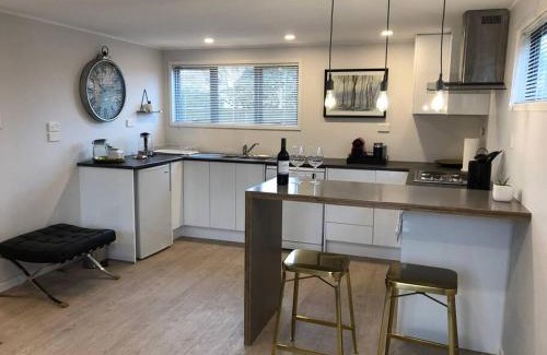 Taradale Apartment | Self contained studio apartment close to Mission Estate