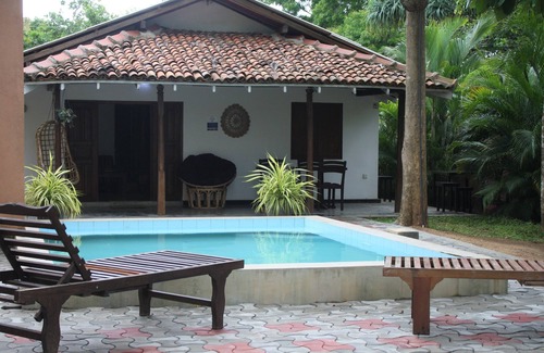 Morakatiyara Villa | Self-contained villa with swimming pool and beautiful lagoon view, 50m to beach