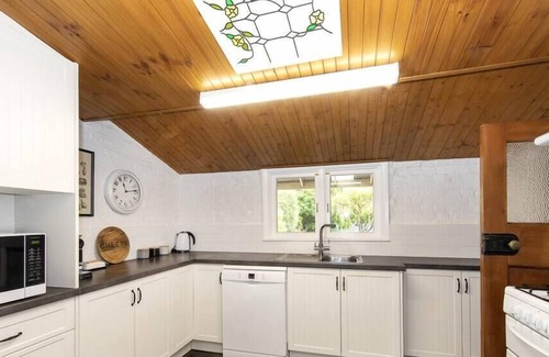 Willunga Cottage | SELF'S COTTAGE unique & original private sanctuary