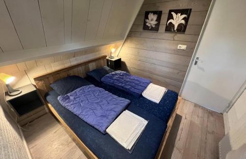Stramproy House | Semi-detached bungalow 'Muizenoortje' at park Vosseven