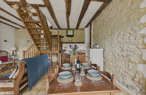 Montignac House | Semi-detached cottage, 4 adults 1 child, pool