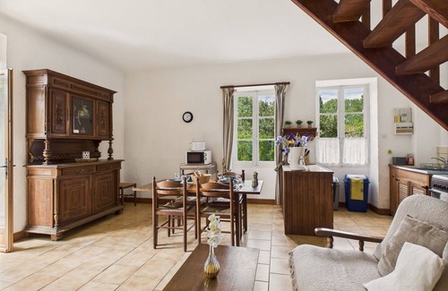 Montignac Ski Chalet | Semi-detached gîte for 4 - shared pool - garden